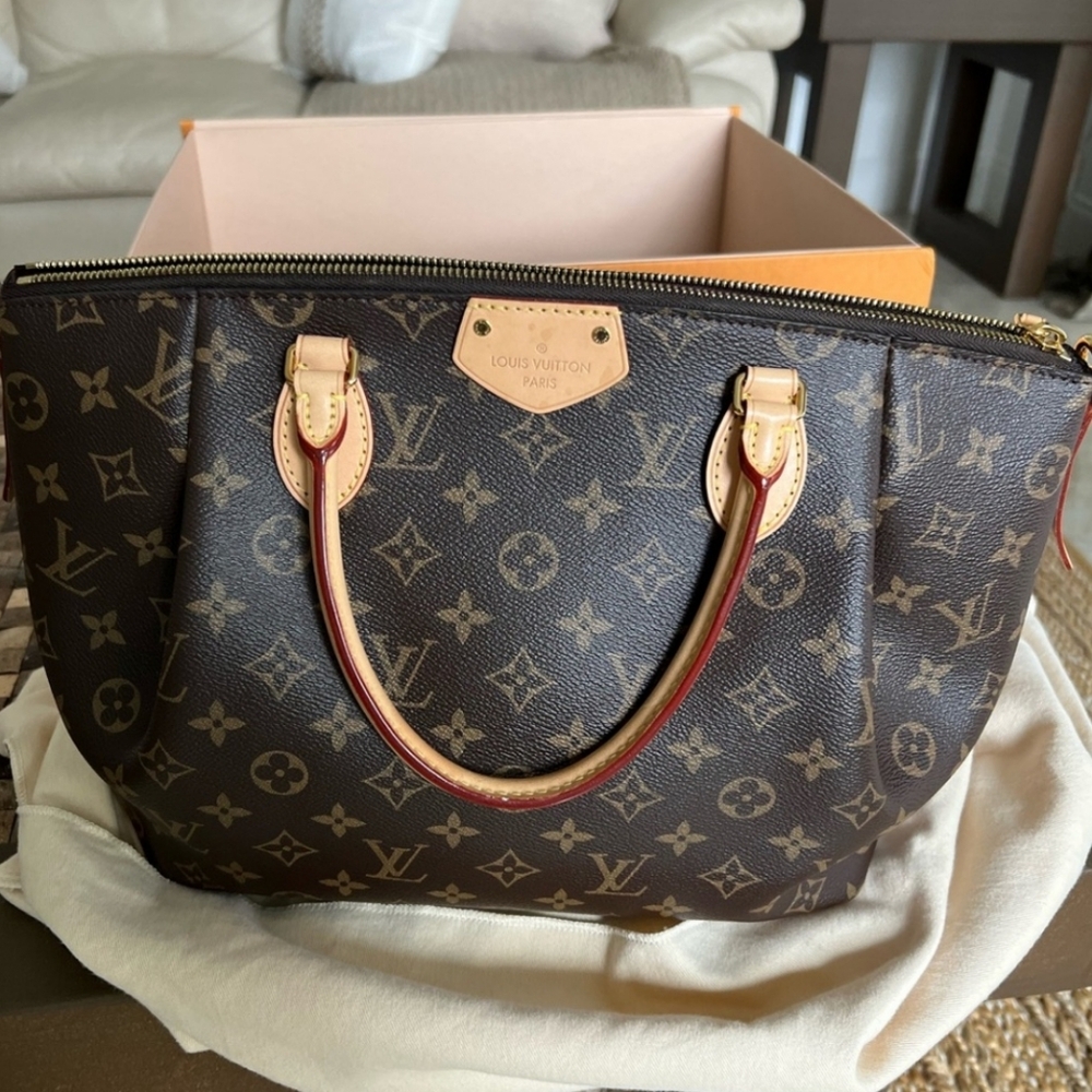 New Louis Vuitton Brown Turenne Monogram MM Canvas Tote Bag
